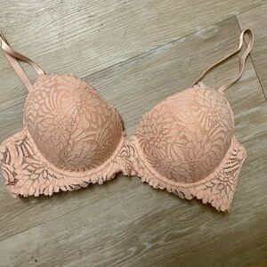 Adrienne Vittadini Cream Lace Bra with Underwire Support